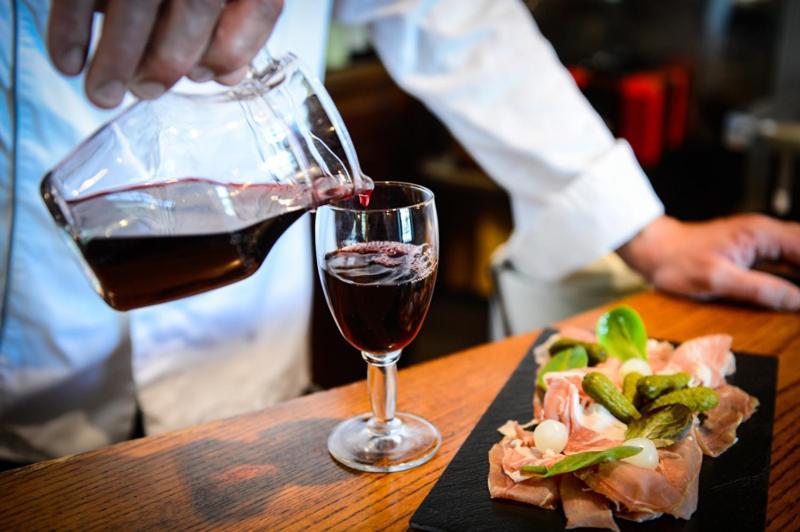 Logis Hotel Restaurant De La Poste Le Mele-sur-Sarthe Ngoại thất bức ảnh