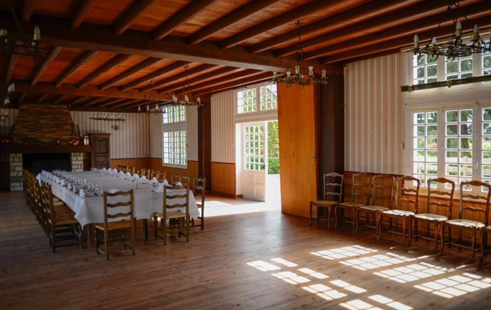 Logis Hotel Restaurant De La Poste Le Mele-sur-Sarthe Ngoại thất bức ảnh