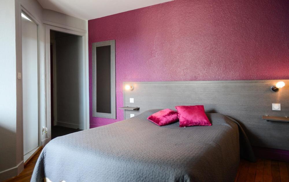 Logis Hotel Restaurant De La Poste Le Mele-sur-Sarthe Ngoại thất bức ảnh