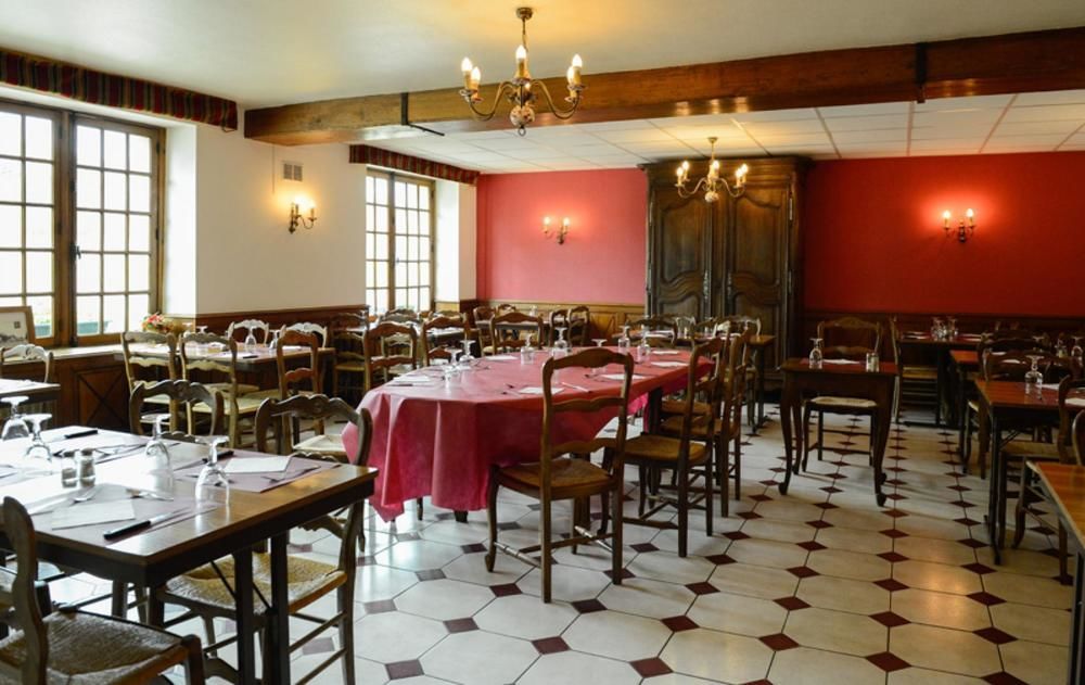 Logis Hotel Restaurant De La Poste Le Mele-sur-Sarthe Ngoại thất bức ảnh