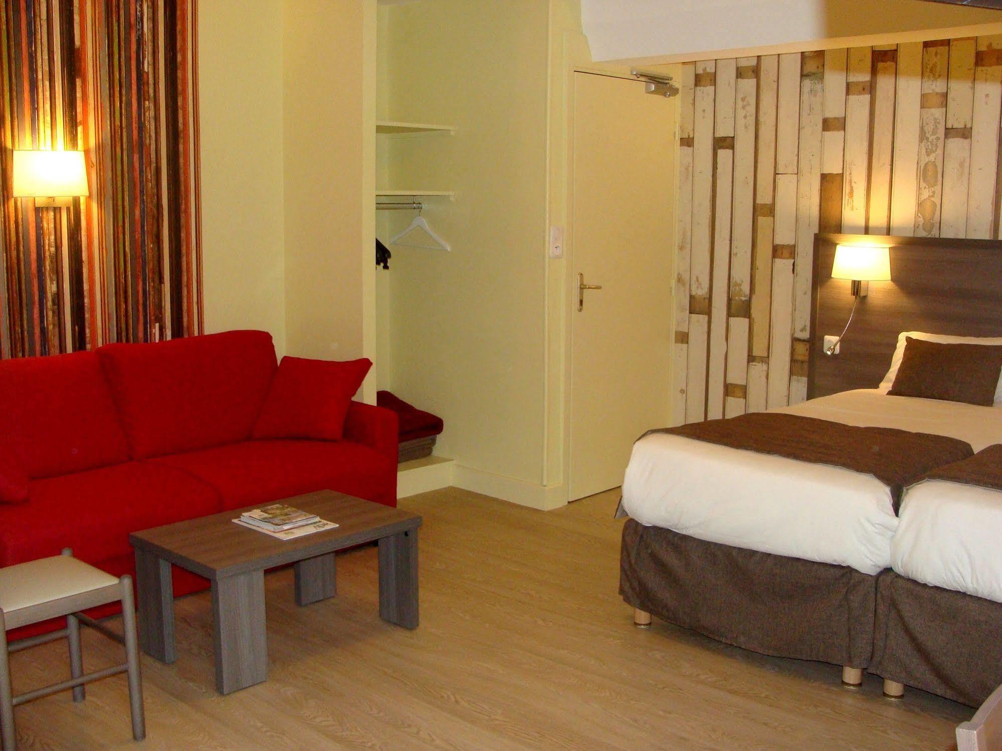 Logis Hotel Restaurant De La Poste Le Mele-sur-Sarthe Ngoại thất bức ảnh