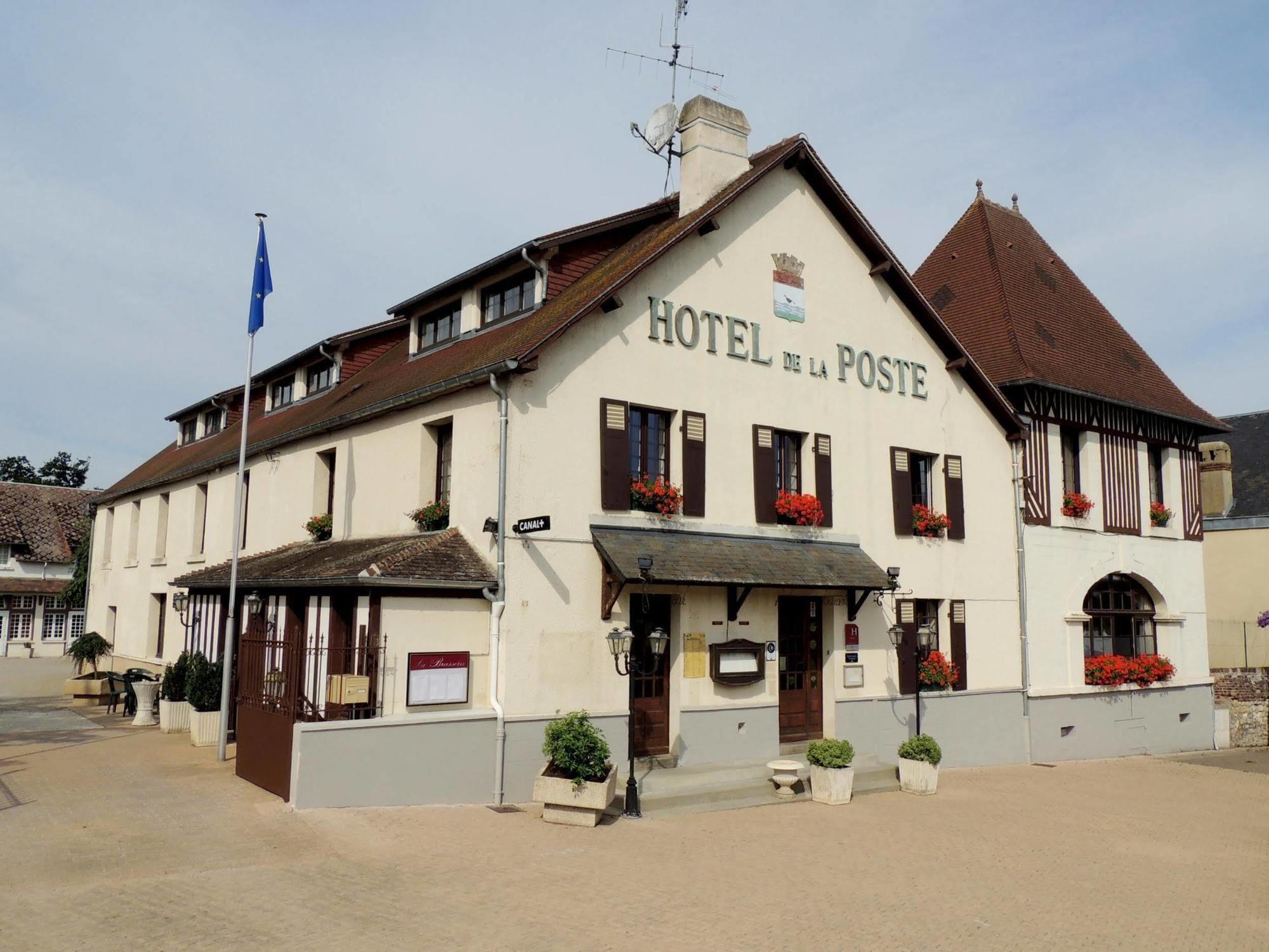 Logis Hotel Restaurant De La Poste Le Mele-sur-Sarthe Ngoại thất bức ảnh