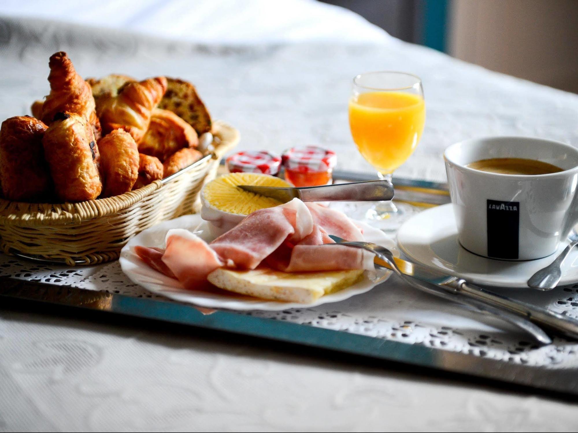 Logis Hotel Restaurant De La Poste Le Mele-sur-Sarthe Ngoại thất bức ảnh