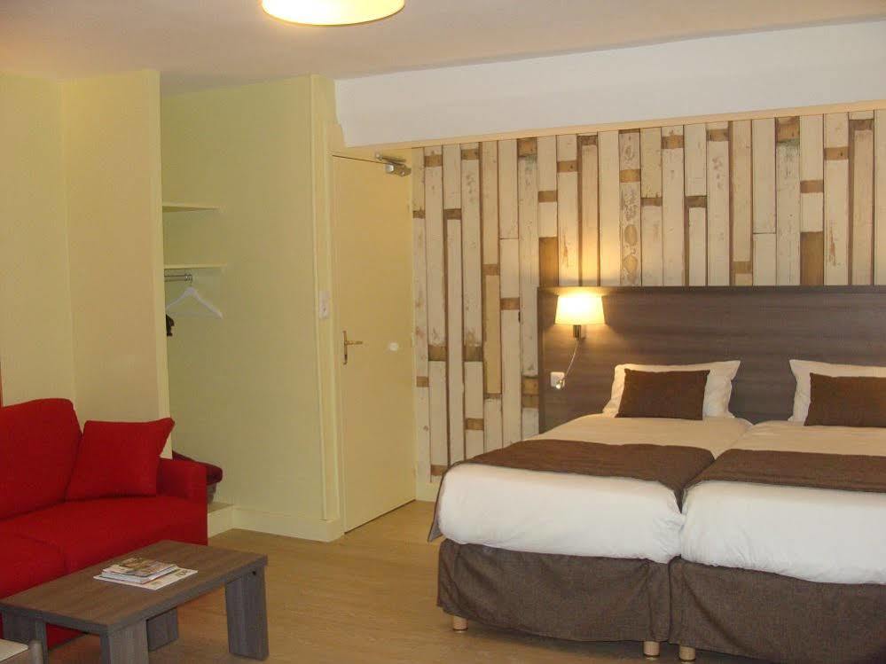 Logis Hotel Restaurant De La Poste Le Mele-sur-Sarthe Ngoại thất bức ảnh